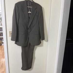 Haggar Clothing Company Suit Blazer 44L and Pants 36x34 Made In USA